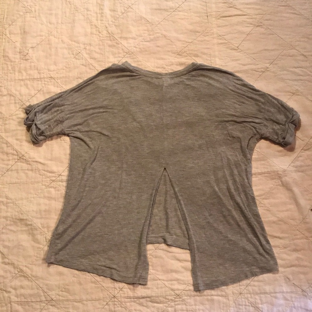 Women’s Light Weight Tresics Gray Split Back Tee M